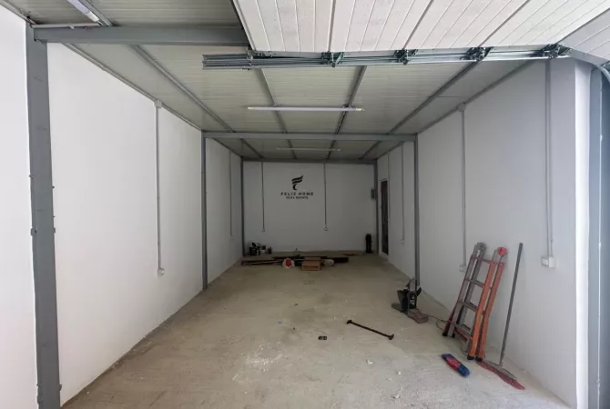 Business Property for Rent 4+1 in Tirana - 50,000 Leke