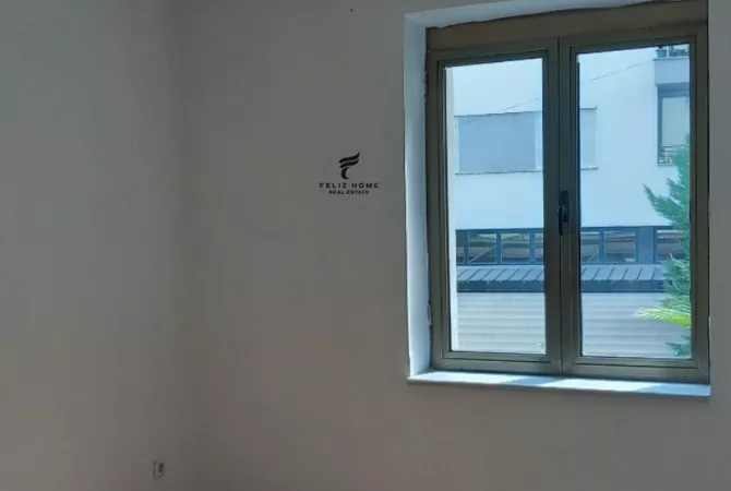 Business Property for Rent 3+1 in Tirana - 600 Euro
