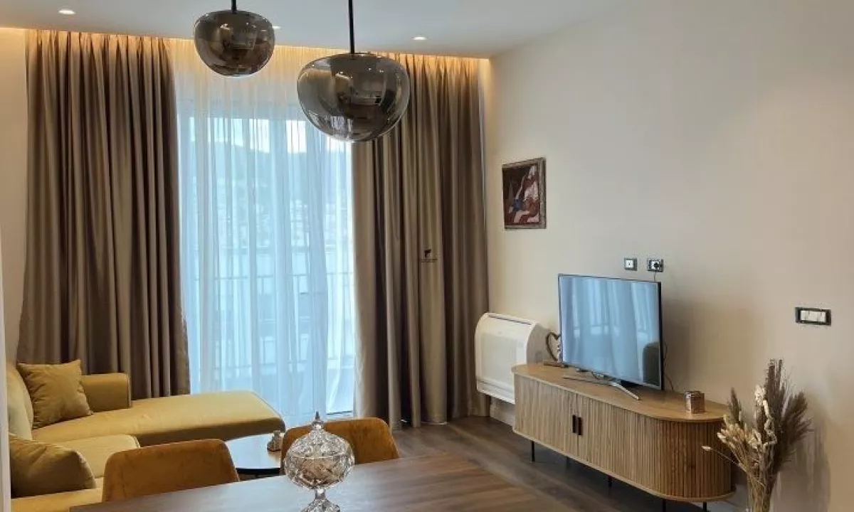 Shtepi me qera Apartament ne Tirane, 2+1, Mobilimi E mobiluar, Pagesa 1,100  Euro.