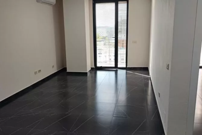 Business Property for Rent 3+1 in Tirana - 550 Euro