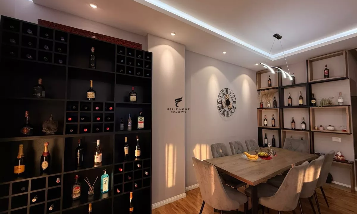 Shtepi ne shitje Apartament ne Tirane, 2+1, Mobilimi E mobiluar, Pagesa 300,000  Euro.