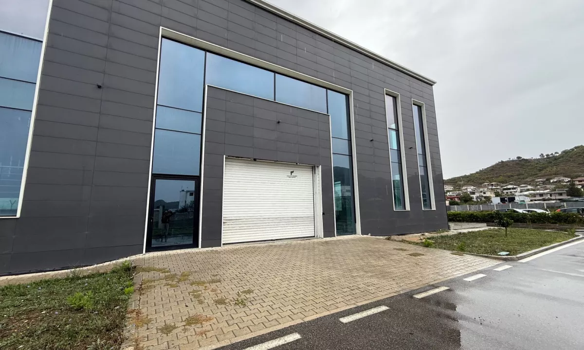 KAPANON ME QERA 1600 M2 PEZE HELMES 4000 EURO