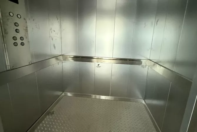 Business Property for Rent 4+1 in Tirana - 4,000 Euro