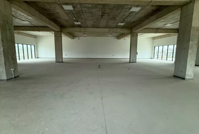 Business Property for Rent 4+1 in Tirana - 4,000 Euro