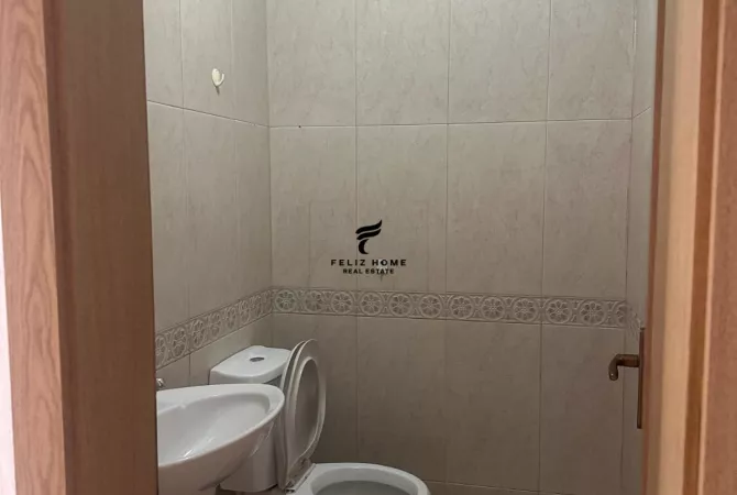 ZYRE ME QERA 140 M2 VASIL SHANTO 1.200 EURO