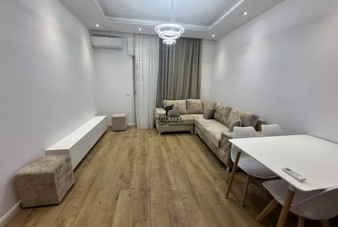Shtepi ne shitje Apartament ne Tirane, 1+1, Mobilimi E mobiluar, Pagesa 145,000  Euro.