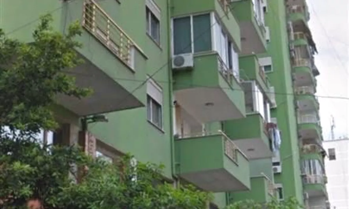 Shtepi ne shitje Apartament ne Tirane, 3+1, Mobilimi E mobiluar, Pagesa 470,000  Euro.