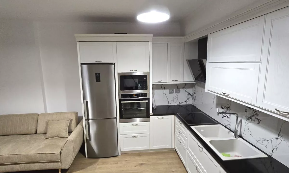 Shtepi me qera Apartament ne Tirane, 1+1, Mobilimi E mobiluar, Pagesa 75,000  Leke.