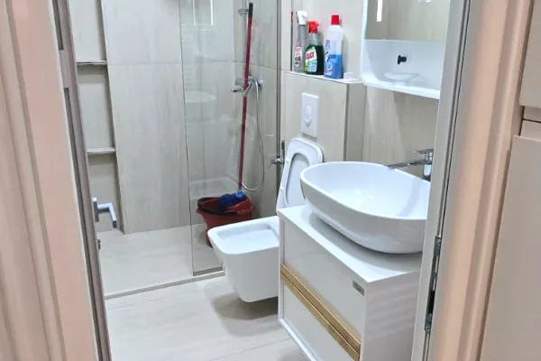 Shtepi me qera Apartament ne Tirane, 1+1, Mobilimi E mobiluar, Pagesa 75,000  Leke.