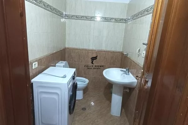 Shtepi me qera Apartament ne Tirane, 3+1, Mobilimi E mobiluar, Pagesa 50,000  Leke.