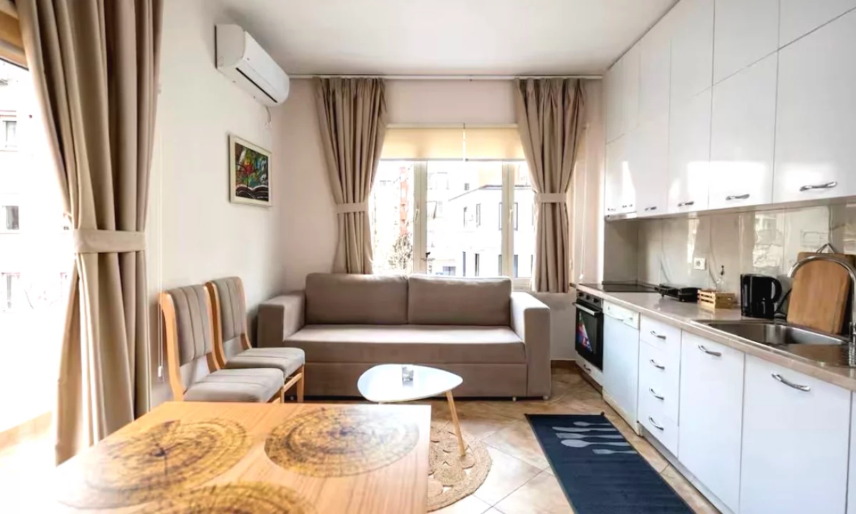 Shtepi me qera Apartament ne Tirane, 2+1, Mobilimi E mobiluar, Pagesa 600  Euro.