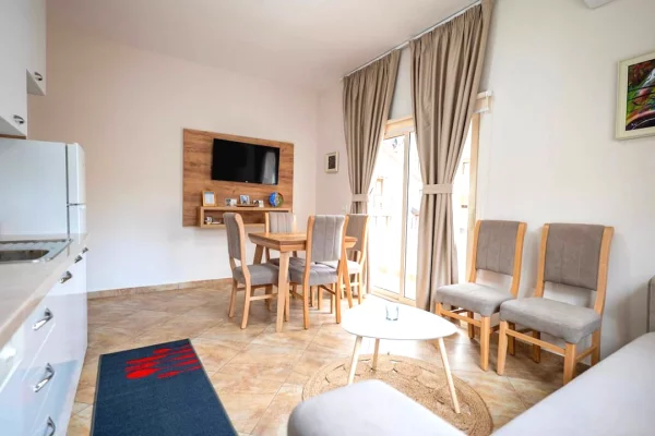 Shtepi me qera Apartament ne Tirane, 2+1, Mobilimi E mobiluar, Pagesa 600  Euro.