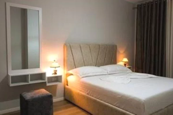 Shtepi me qera Apartament ne Tirane, 2+1, Mobilimi E mobiluar, Pagesa 1,200  Euro.