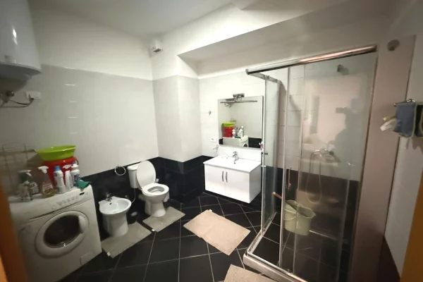 Shtepi me qera Apartament ne Tirane, 2+1, Mobilimi E mobiluar, Pagesa 600  Euro.