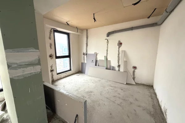 Shtepi ne shitje Apartament ne Tirane, 3+1, Mobilimi Bosh, pa mobiluar, Pagesa 530,000  Euro.