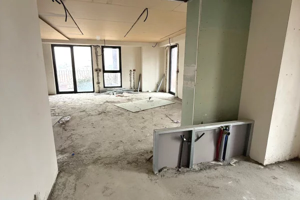 Shtepi ne shitje Apartament ne Tirane, 3+1, Mobilimi Bosh, pa mobiluar, Pagesa 530,000  Euro.