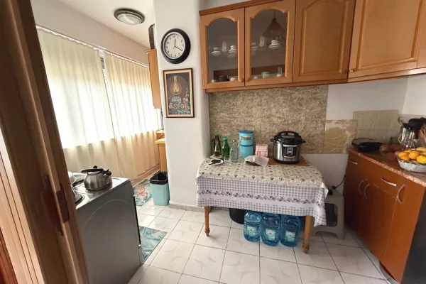 Shtepi ne shitje Apartament ne Tirane, 2+1, Mobilimi E mobiluar, Pagesa 210,000  Euro.