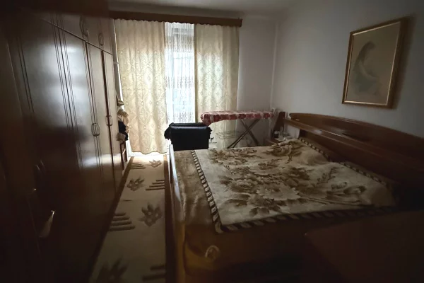 Shtepi ne shitje Apartament ne Tirane, 2+1, Mobilimi E mobiluar, Pagesa 210,000  Euro.