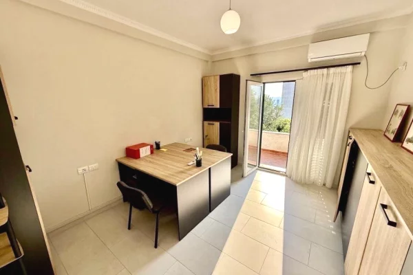 ZYRE ME QERA 150 M2 ALI DEMI 650 EURO