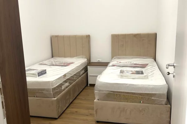 Shtepi me qera Apartament ne Tirane, 2+1, Mobilimi E mobiluar, Pagesa 1,000  Euro.