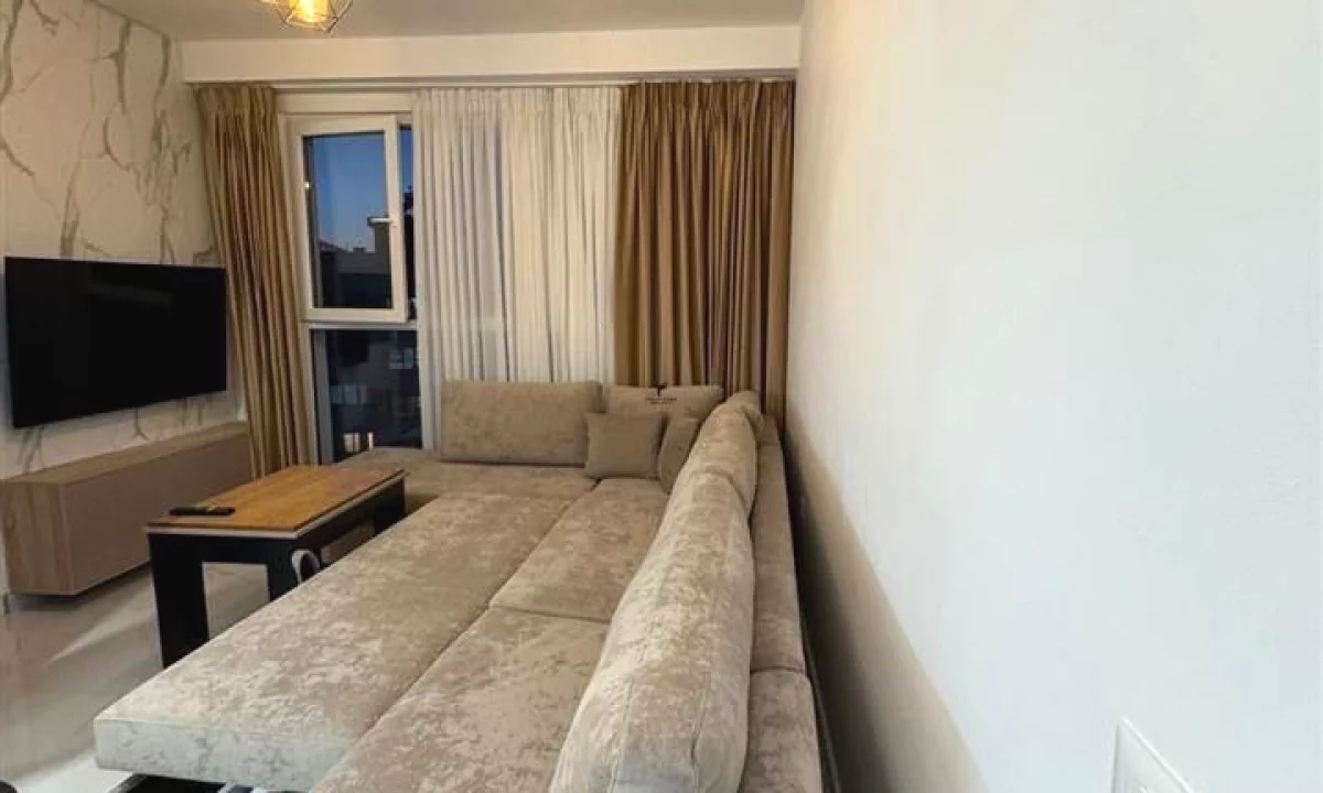 Shtepi me qera Apartament ne Tirane, 1+1, Mobilimi E mobiluar, Pagesa 550  Euro.