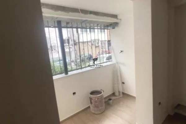 Business Property for Rent 3+1 in Tirana - 600 Euro