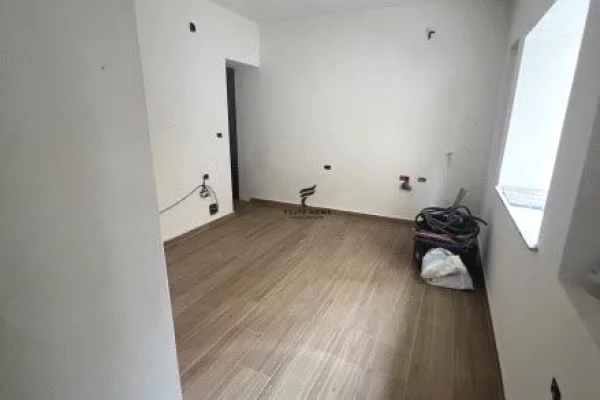 Business Property for Rent 3+1 in Tirana - 600 Euro