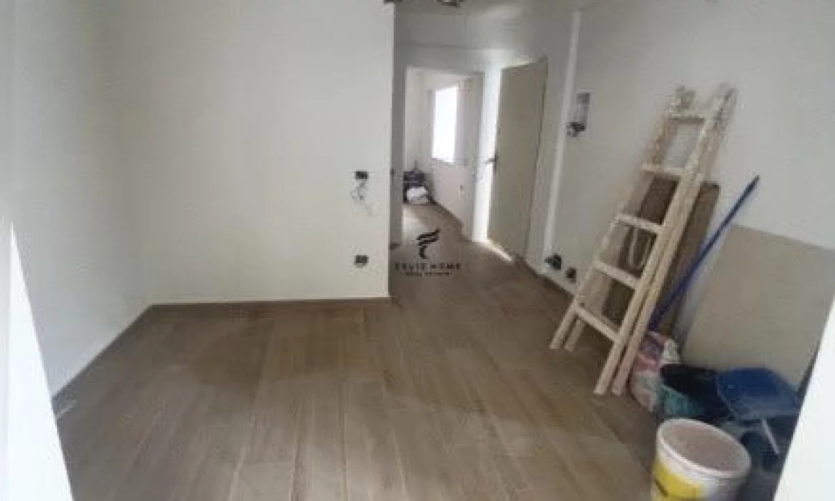 ZYRE ME QERA 50 M2 SHESHI WILLSON 600 EURO