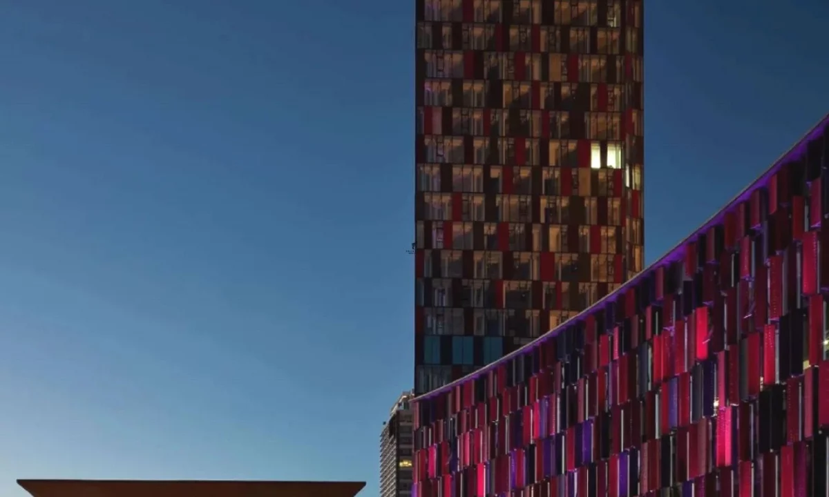 ZYRE ME QERA 245 M2 STADIUMI ARENA 6900 EURO