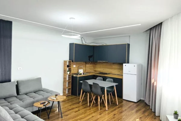 Shtepi me qera Apartament ne Tirane, 3+1, Mobilimi E mobiluar, Pagesa 900  Euro.