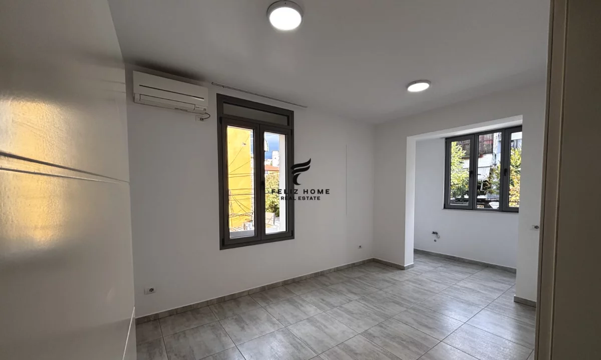 ZYRE ME QERA 75 M2 RRUGA E DIBRES 500 EURO