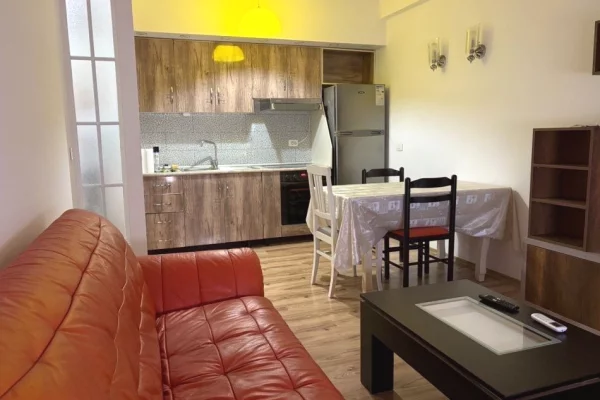 APARTAMENT ME QERA 1+1 QYTET STUDENTI 520 EURO