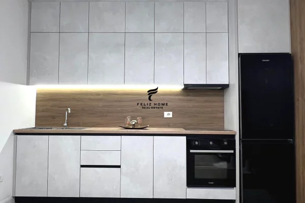 Shtepi ne shitje Apartament ne Tirane, 2+1, Mobilimi E mobiluar, Pagesa 173,000  Euro.