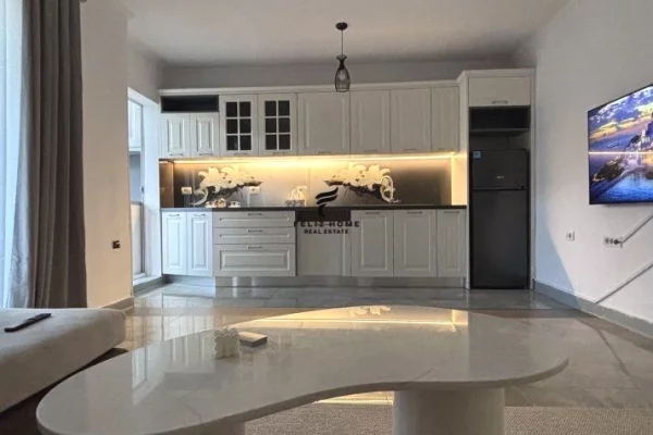 Shtepi me qera Apartament ne Tirane, 2+1, Mobilimi E mobiluar, Pagesa 750  Euro.