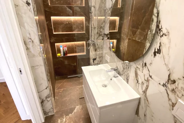 Shtepi me qera Apartament ne Tirane, 2+1, Mobilimi E mobiluar, Pagesa 2,000  Euro.