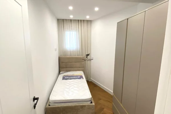 Shtepi me qera Apartament ne Tirane, 2+1, Mobilimi E mobiluar, Pagesa 2,000  Euro.