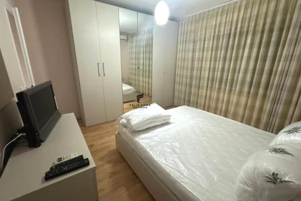 Shtepi me qera Apartament ne Tirane, 2+1, Mobilimi E mobiluar, Pagesa 650  Euro.