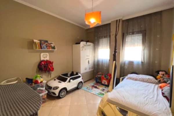 Shtepi me qera Apartament ne Tirane, 2+1, Mobilimi E mobiluar, Pagesa 60,000  Leke.