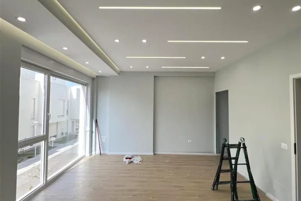 Business Property for Rent 3+1 in Tirana - 1,400 Euro