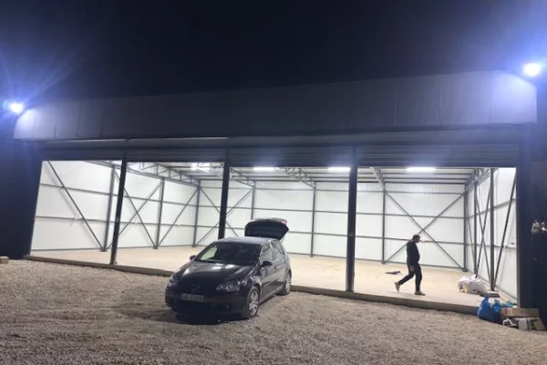 Business Property for Rent 4+1 in Tirana - 1,500 Euro