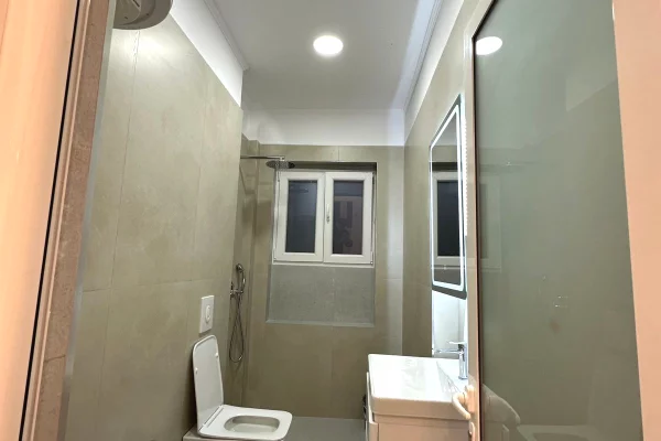 Shtepi ne shitje Apartament ne Tirane, 2+1, Mobilimi Bosh, pa mobiluar, Pagesa 168,000  Euro.