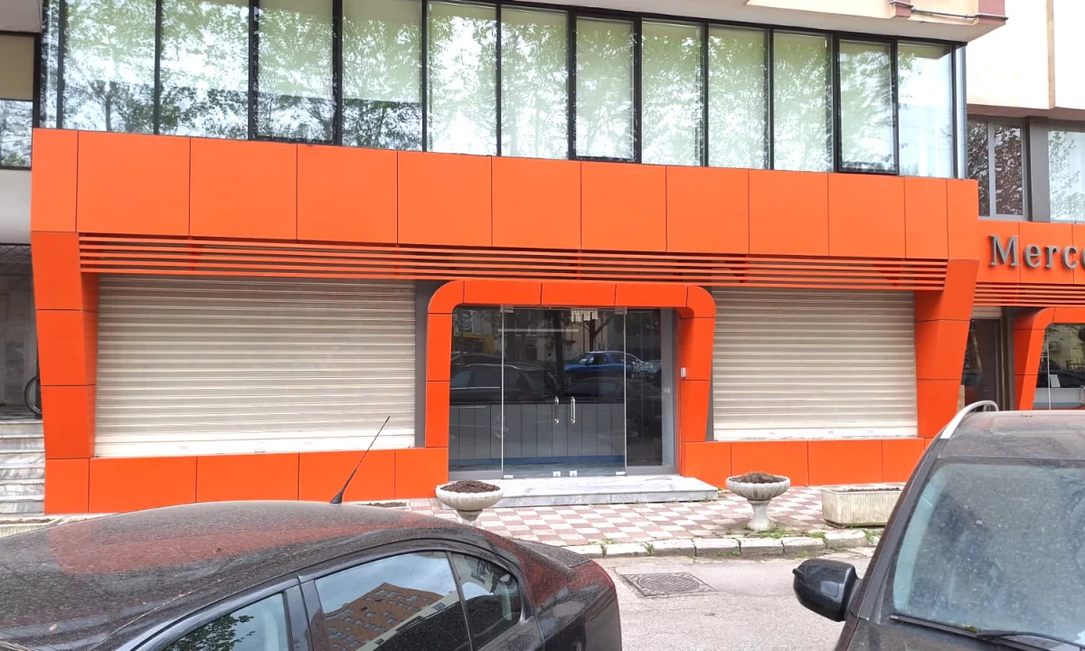 DYQAN ME QERA 186.5 M2 RRUGA DRITAN HOXHA 3000 EURO