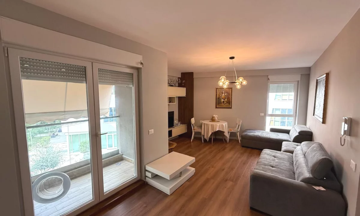 Shtepi ne shitje Apartament ne Tirane, 1+1, Mobilimi E mobiluar, Pagesa 170,000  Euro.