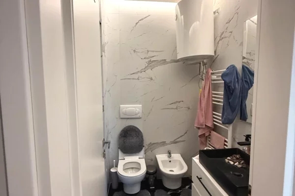 Shtepi ne shitje Apartament ne Tirane, 1+1, Mobilimi E mobiluar, Pagesa 170,000  Euro.