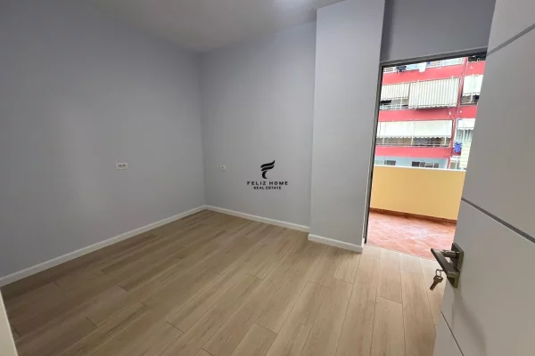 Shtepi ne shitje Apartament ne Tirane, 2+1, Mobilimi Bosh, pa mobiluar, Pagesa 135,000  Euro.