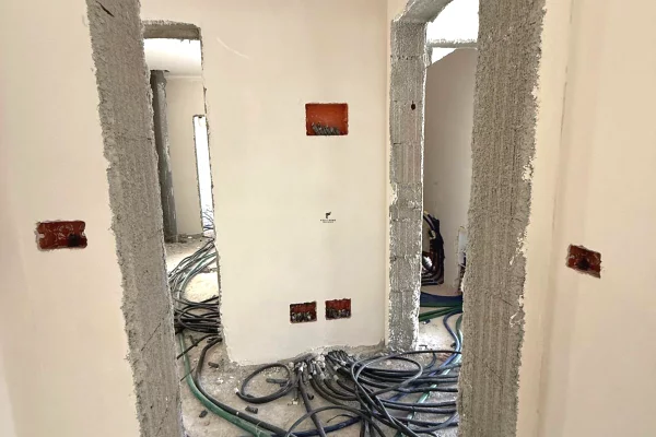 ZYRE ME QERA 100 M2 KOMUNA E PARISIT 1000 EURO