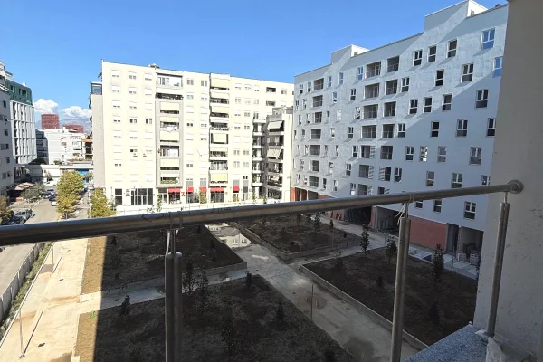 ZYRE ME QERA 100 M2 KOMUNA E PARISIT 1000 EURO