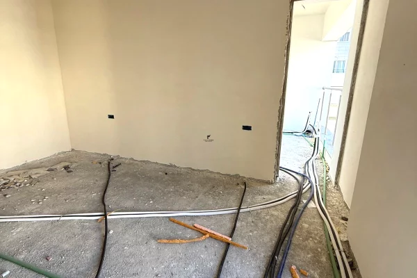 ZYRE ME QERA 100 M2 KOMUNA E PARISIT 1000 EURO