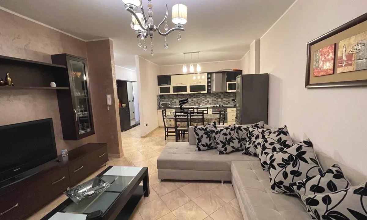 Shtepi me qera Apartament ne Tirane, 2+1, Mobilimi E mobiluar, Pagesa 750  Euro.