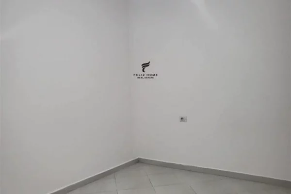 Business Property for Rent 3+1 in Tirana - 650 Euro